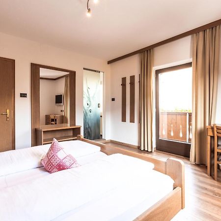 Hotel Zum Loewen - Al Leone Meltina Bagian luar foto
