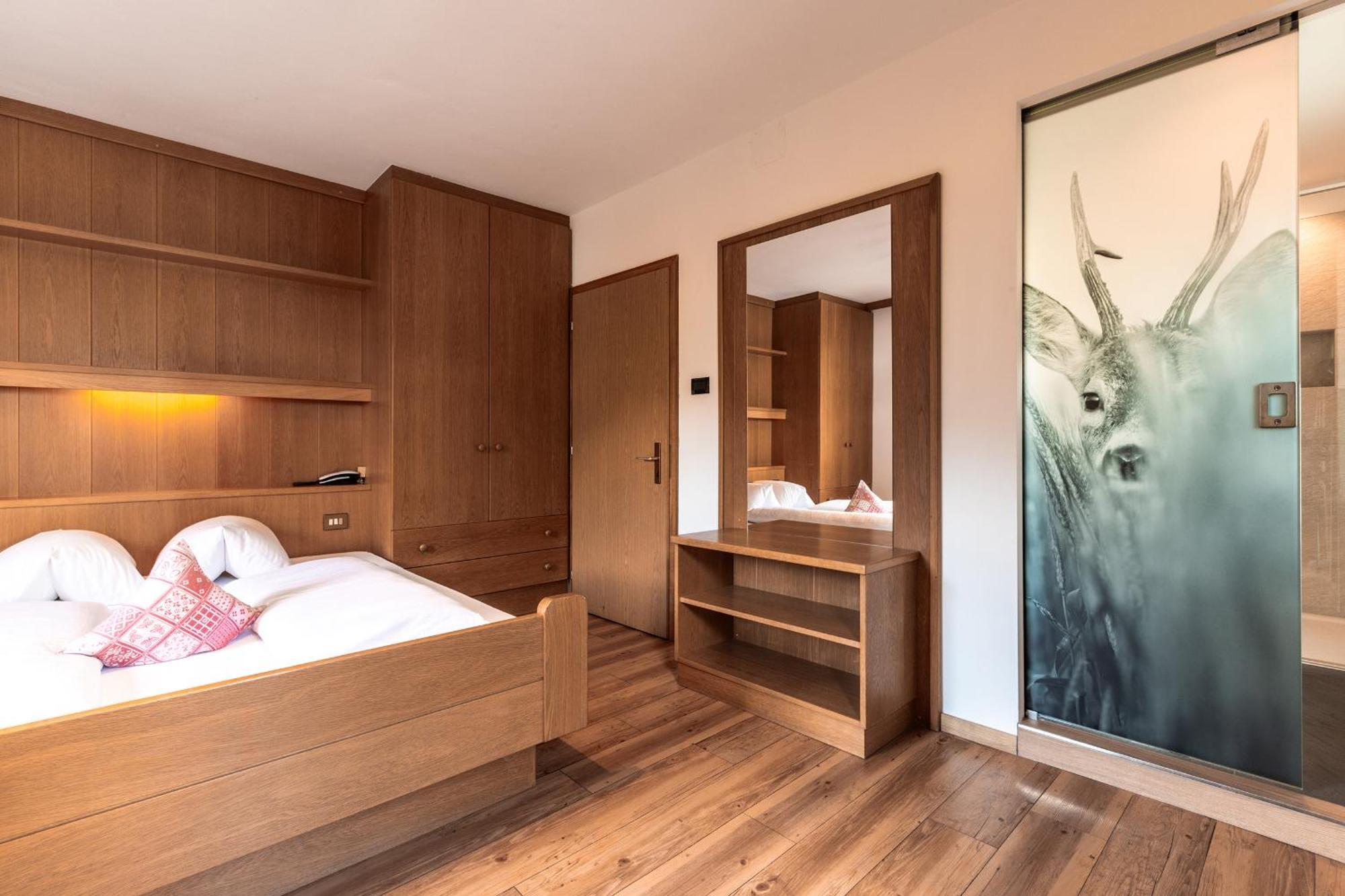 Hotel Zum Loewen - Al Leone Meltina Bagian luar foto